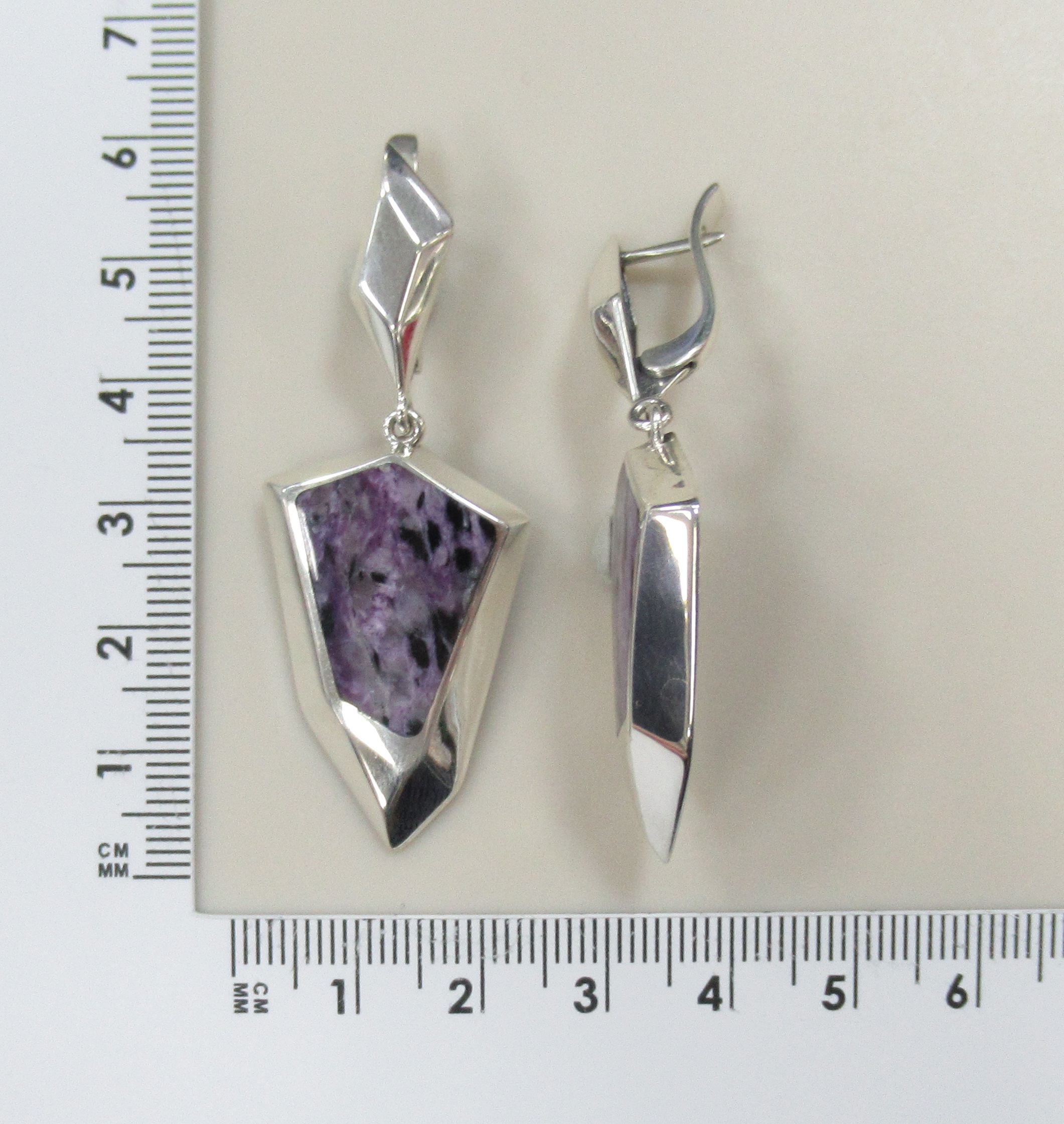 Серебряные серьги с чароитами